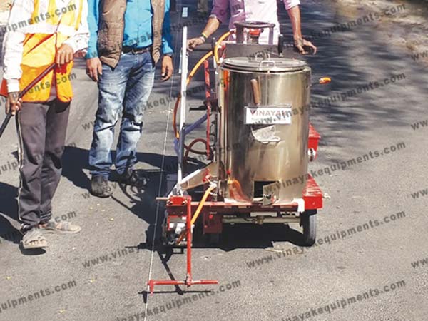 semi automatic road marking machine