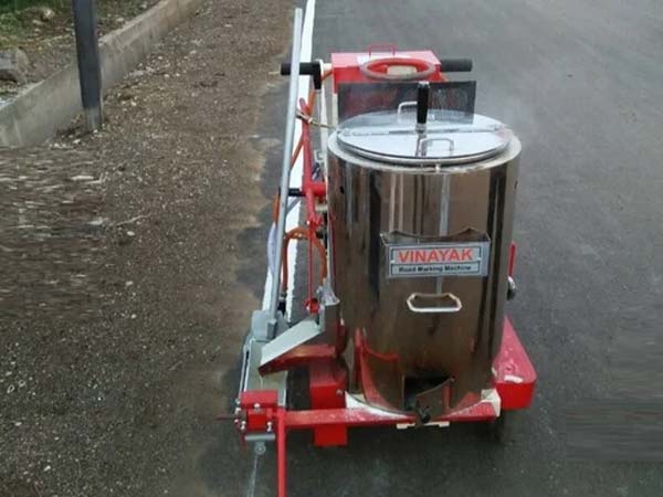 thermoplastic road marking machine